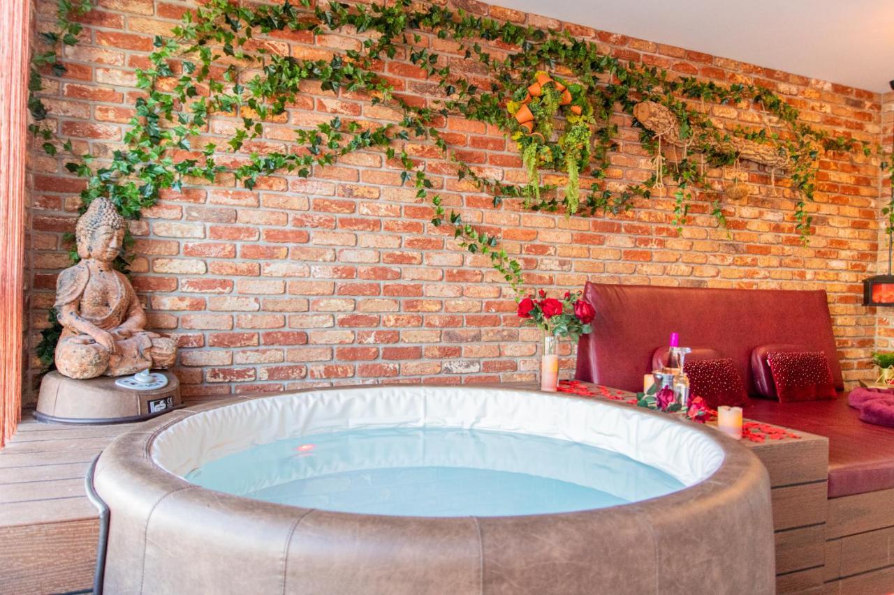 Jacuzzi - Love - Bdsm - Extra Luxury - Ev Chargger - Valentine'S Day - Red Room - Flexible Selfcheckins 28 Záhřeb Exteriér fotografie