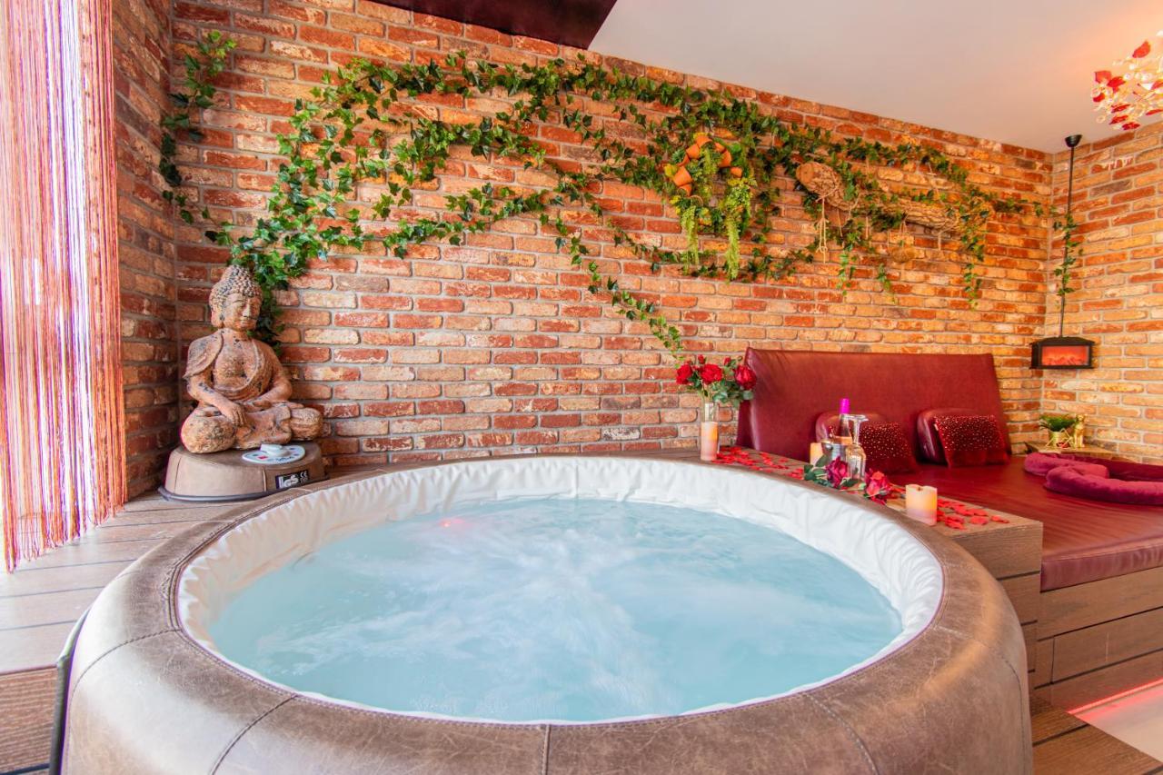 Jacuzzi - Love - Bdsm - Extra Luxury - Ev Chargger - Valentine'S Day - Red Room - Flexible Selfcheckins 28 Záhřeb Exteriér fotografie