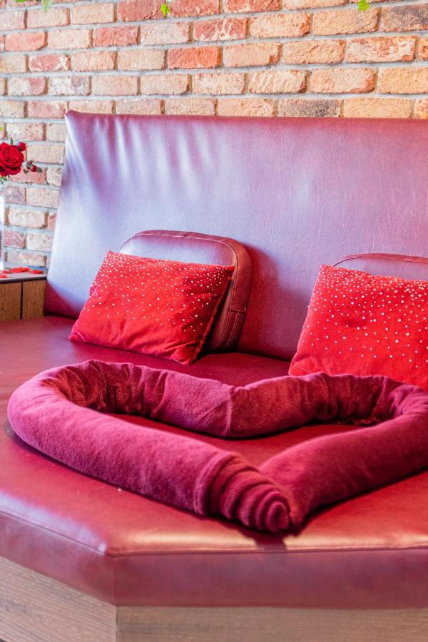 Jacuzzi - Love - Bdsm - Extra Luxury - Ev Chargger - Valentine'S Day - Red Room - Flexible Selfcheckins 28 Záhřeb Exteriér fotografie